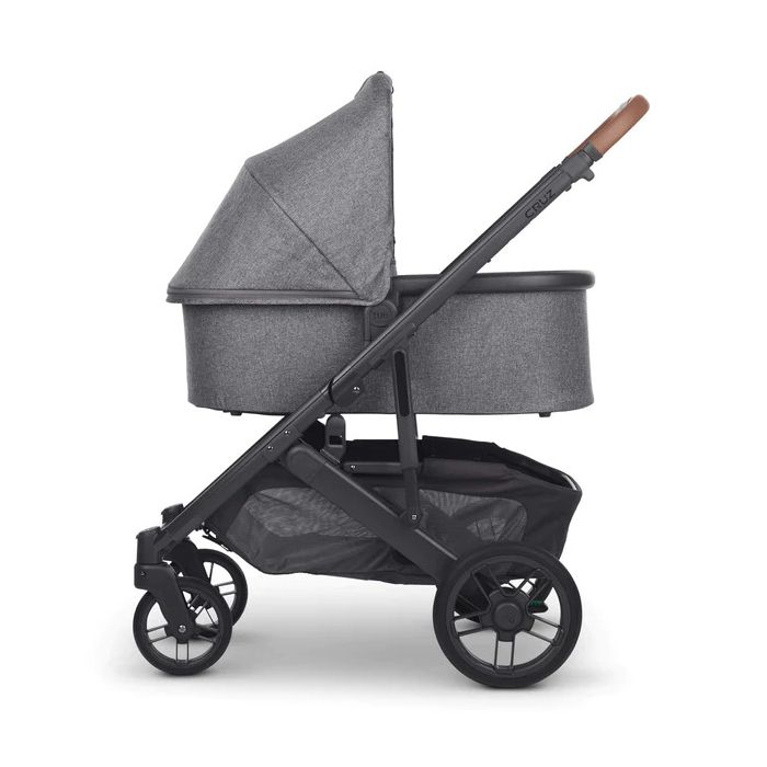 Uppababy Cruz V2 Travel System with Cybex Cloud T Car Seat Base